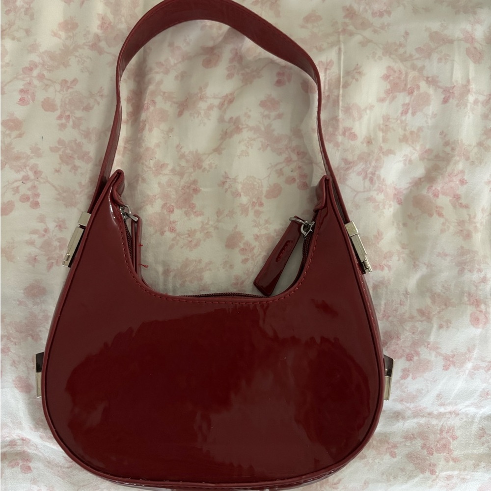Super cute shoulder bag, perfect for going out!